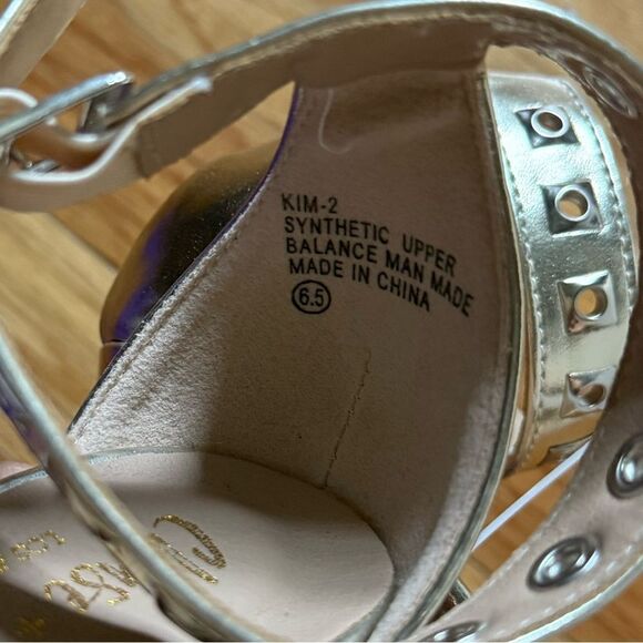 Chase & Chloe | Grommet Buckle Stiletto Pump - Picture 6 of 6